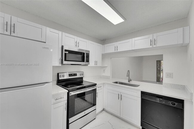 Building Photo - 737 NW 103rd Terrace