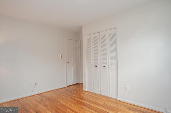 Building Photo - 5931 Peverill Dr
