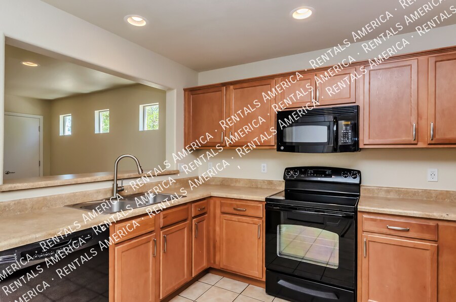 Building Photo - 10645 E Singing Canyon Dr