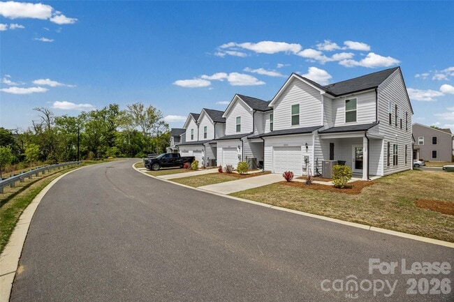 Building Photo - 16212 Leading St