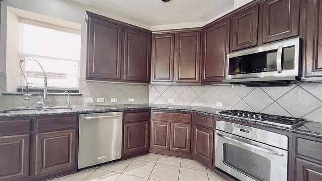 Building Photo - 4043 Tuscan Shores Dr