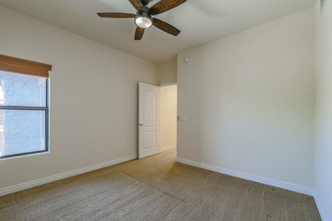 Building Photo - 21320 N 56th St