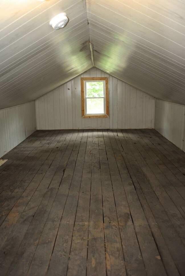 Building Photo - 1213 Lake Michigan Dr NW