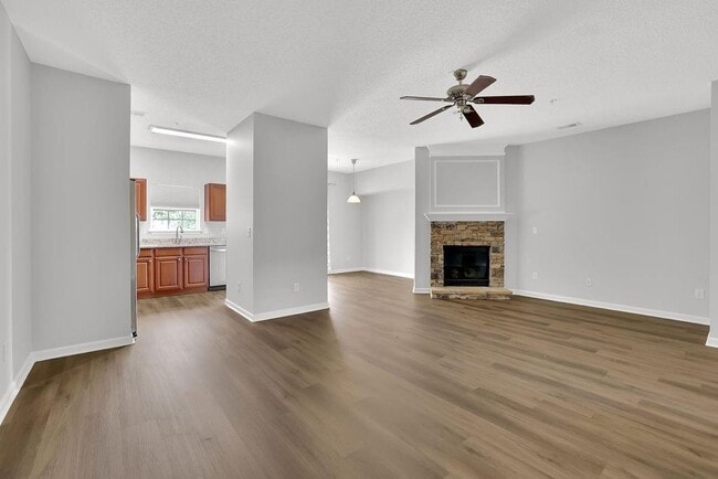 Building Photo - 518 Dragonfly Ct