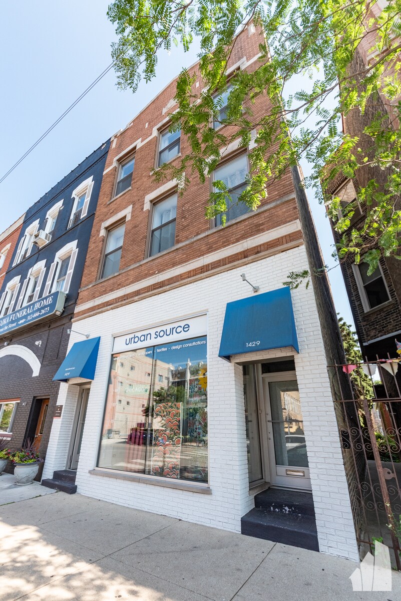 Building Photo - 1429 W Chicago Ave