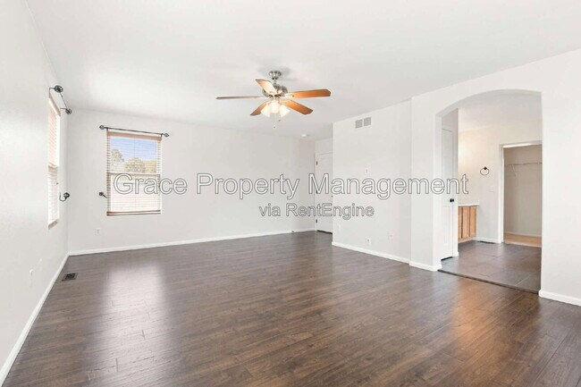 Building Photo - 2057 Alpine Dr