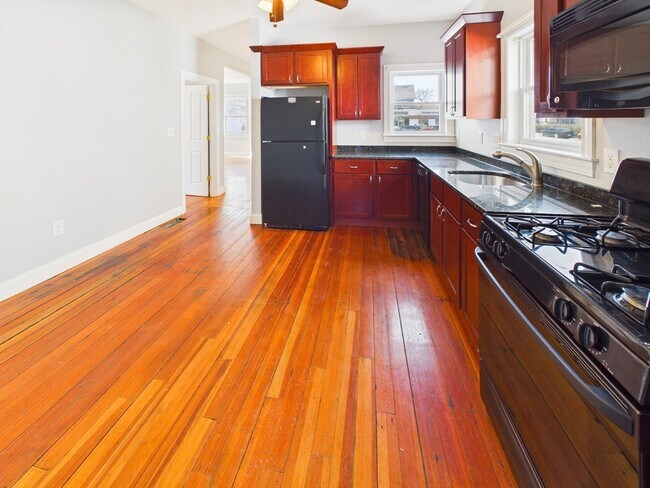 Building Photo - 1040 Hyde Park Ave