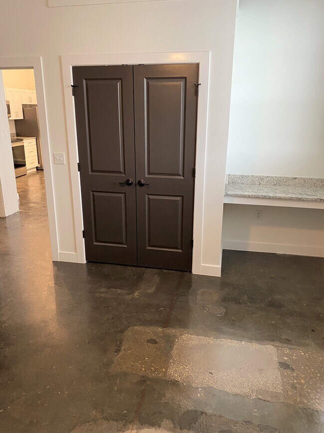 Building Photo - Peanut Crossing - 410 Wellons St