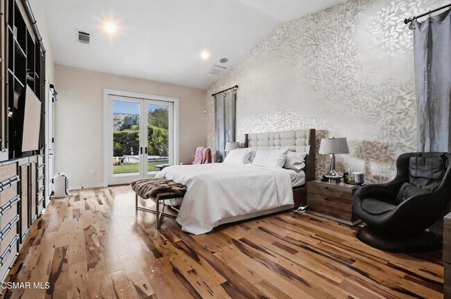 Building Photo - 9651 Sagebrush Ave