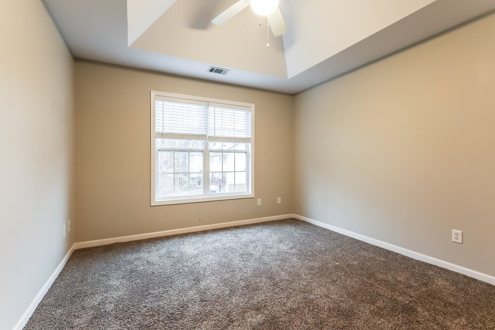 Building Photo - 9993 Village S Dr