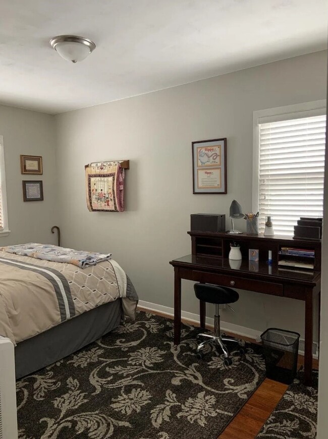 Building Photo - 1909 Robin Rd