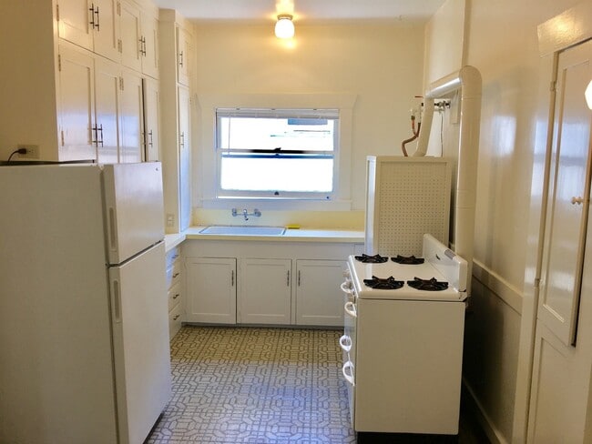 Building Photo - 733 Haddon Pl