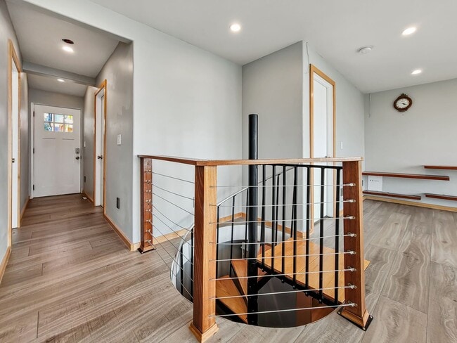 Building Photo - Remodeled Alki Beach Home with Puget Sound Views
