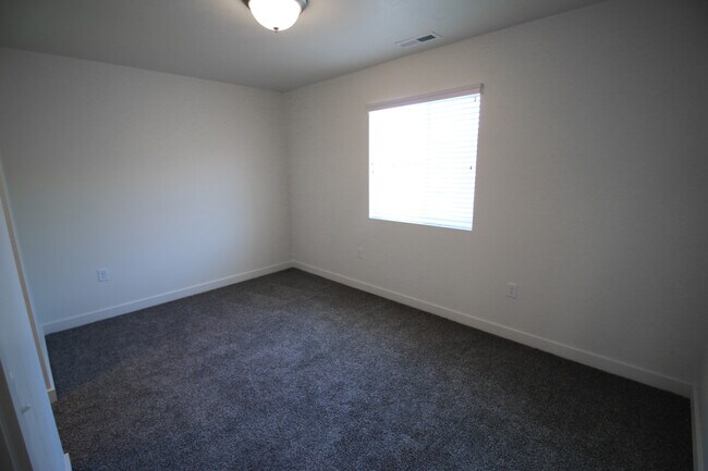 Upstairs Bedroom (#3) - 14507 S. Abbey Bend Lane