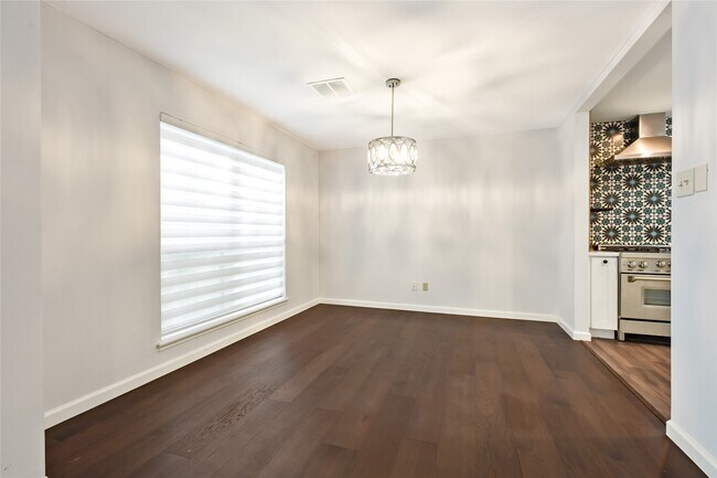 Building Photo - 12018 Beinhorn Dr