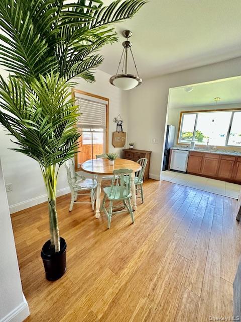 Building Photo - 2898 Edgemere Dr