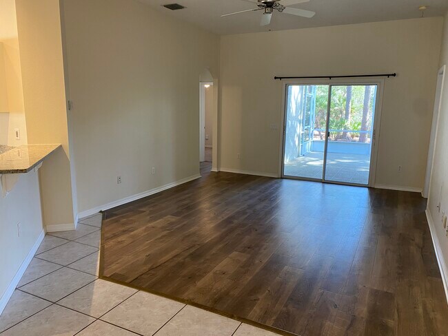 Building Photo - 10 Tanglewood Ct