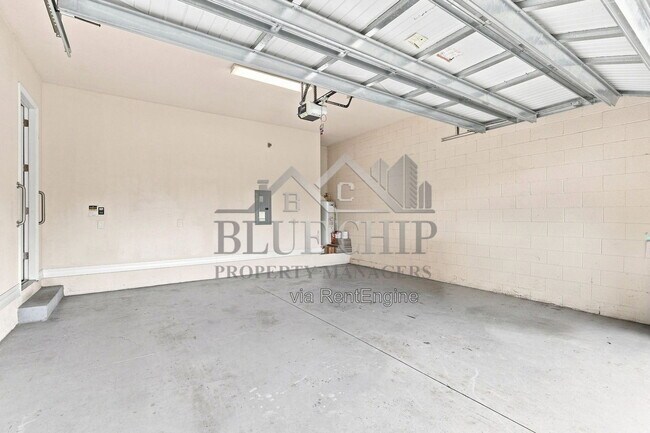 Building Photo - 10449 Henbury St