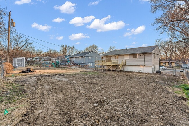 Building Photo - 3112 SW Grand Ct