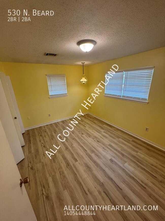 Building Photo - 530 N. Beard-