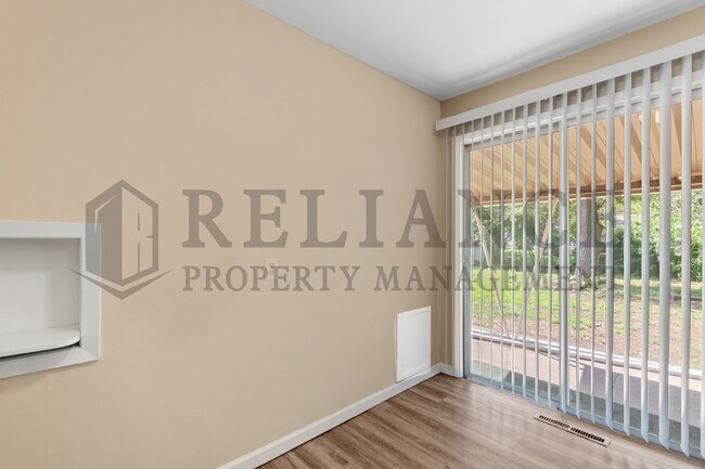 Building Photo - 1401 W 34th St S