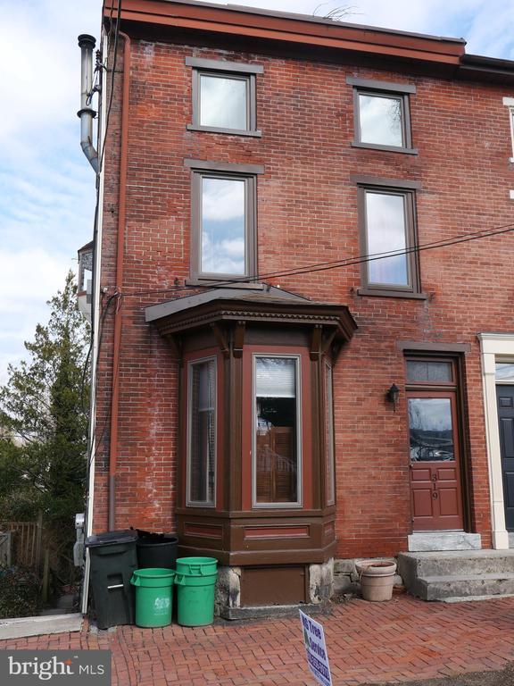 Primary Photo - 319 W 2nd St
