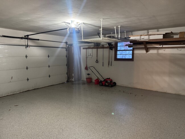 Building Photo - 1014 St Andrews Way