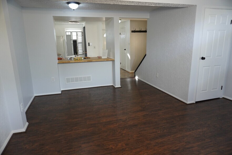 Building Photo - 25 Stillwood Cir