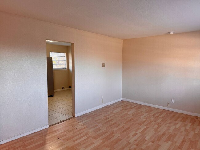 Building Photo - Affordable 3 Bed 1 Bath In Lynwood