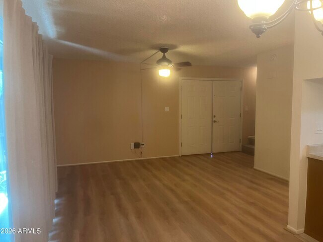 Building Photo - 5902 W Townley Ave