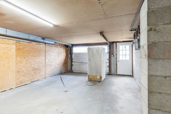 Building Photo - 27 Mcpherson St