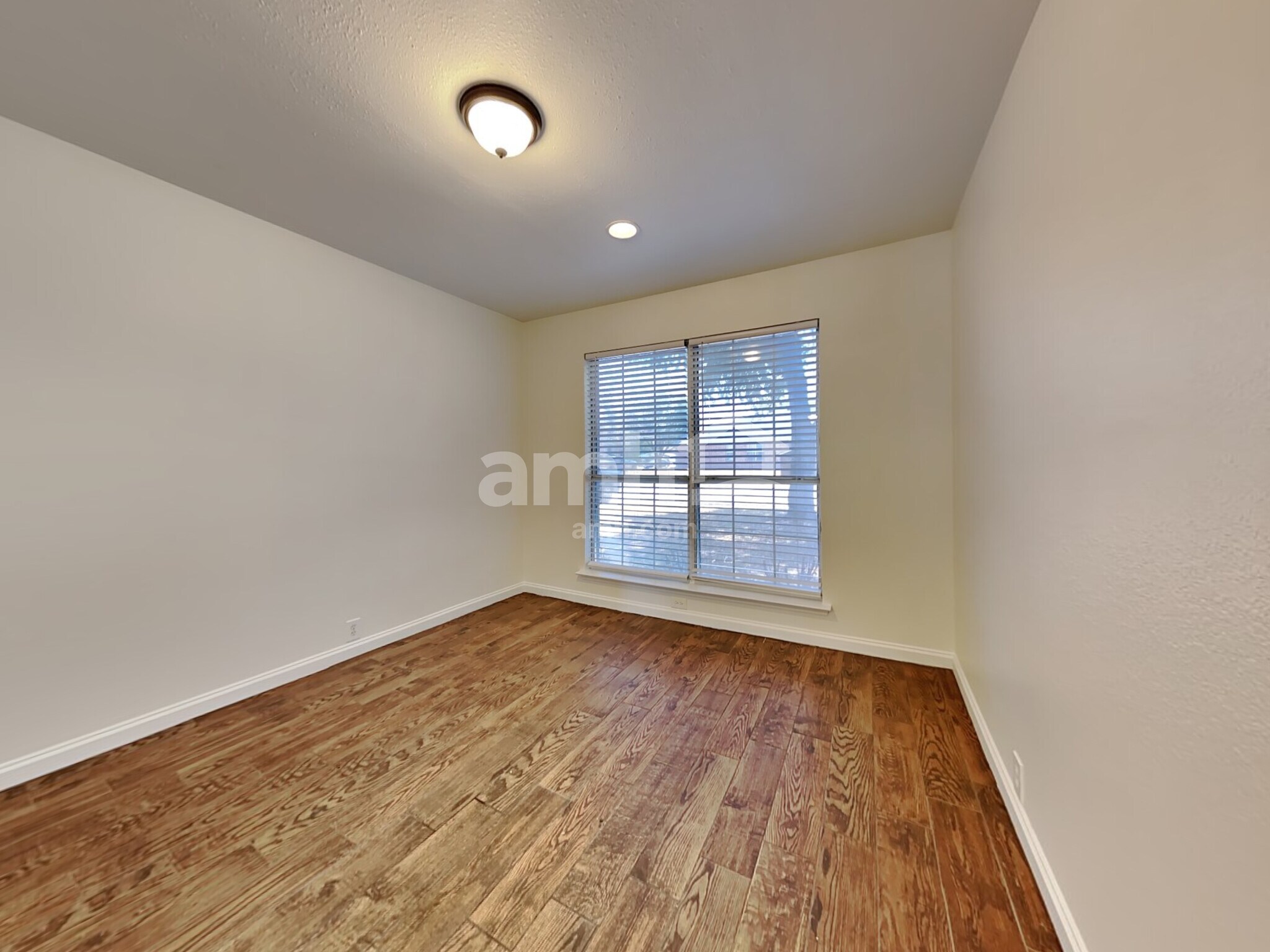 Building Photo - 828 Norfolk Dr