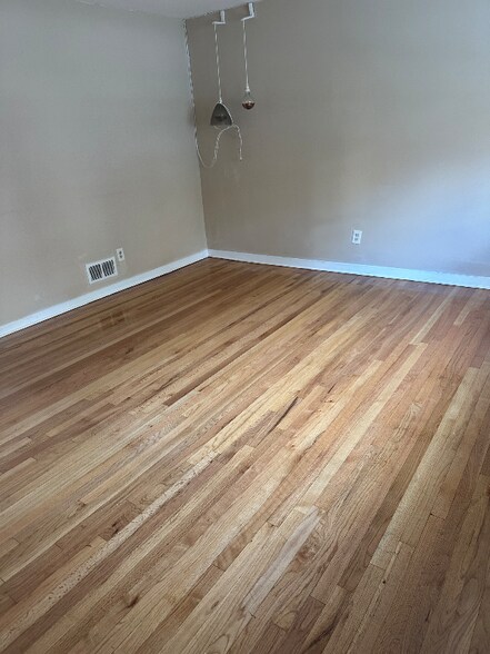 Building Photo - 331 Rector St