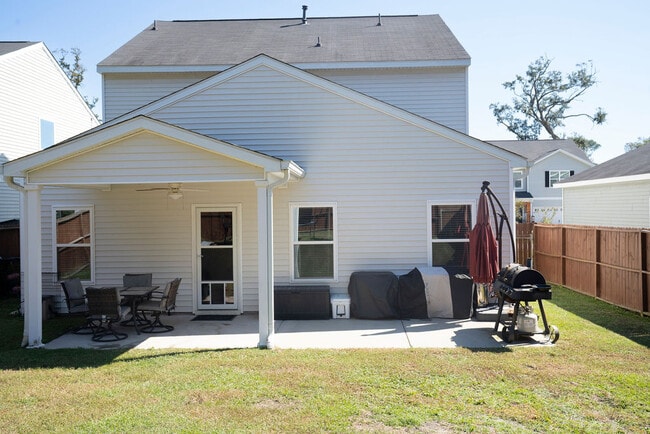 Building Photo - 114 Great Bend Dr