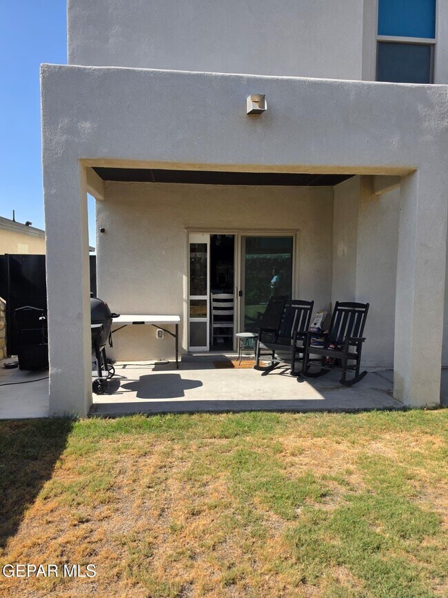 Building Photo - 12603 Amesbury Dr