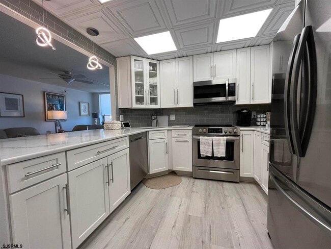 Building Photo - 5200 Boardwalk