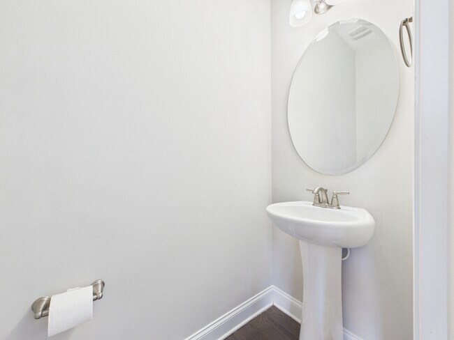 Building Photo - 8810 Douglas Palace Ct