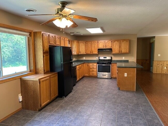 Building Photo - 4 Bedroom Single Family Home - Pequot Lakes