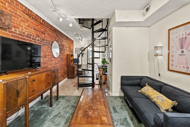 Building Photo - Charming Row Home | 2 Bed | 1 Bath | 950 Sf | Fenced Backyard | 2 Surface Parking Spaces