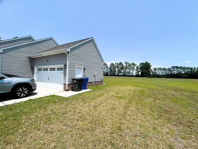 Building Photo - 1133 Little Fork Rd