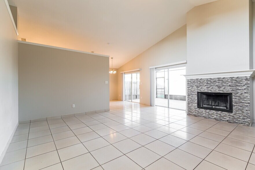 Building Photo - 11831 Cranbourne Dr