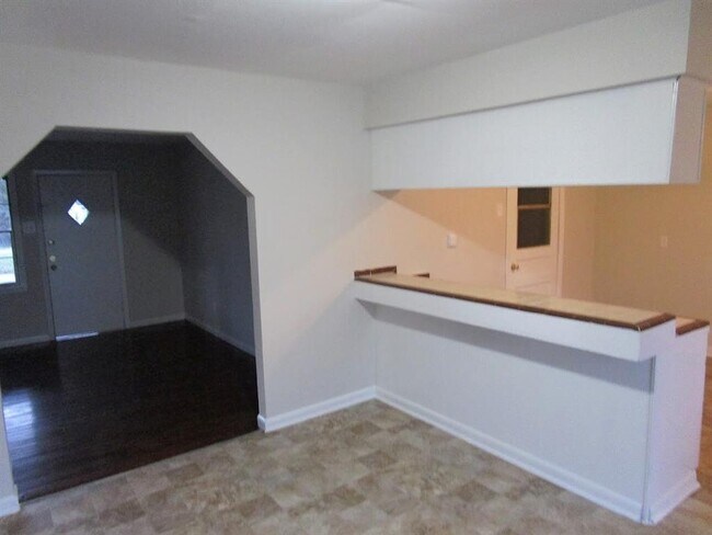 Building Photo - 616 Garrett St