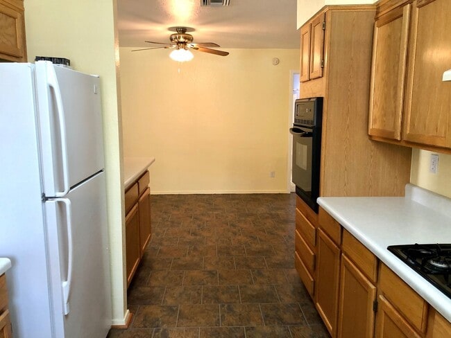 Building Photo - Great 3 Bedroom, 2 Bathroom Home in Quiet Neighborhood!