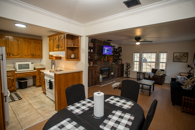 Dining Room - 4271 Rosilyn Dr