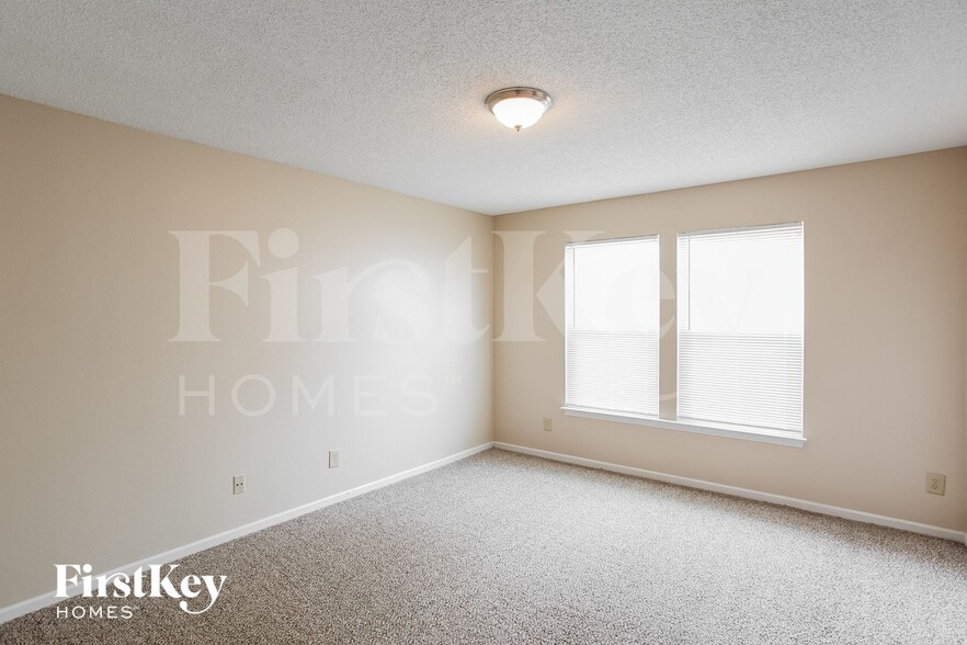 Building Photo - 744 Adagio Dr