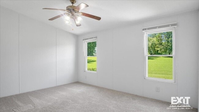 Building Photo - Spacious 3 Bedroom, 2 Bathroom Home in Cou...