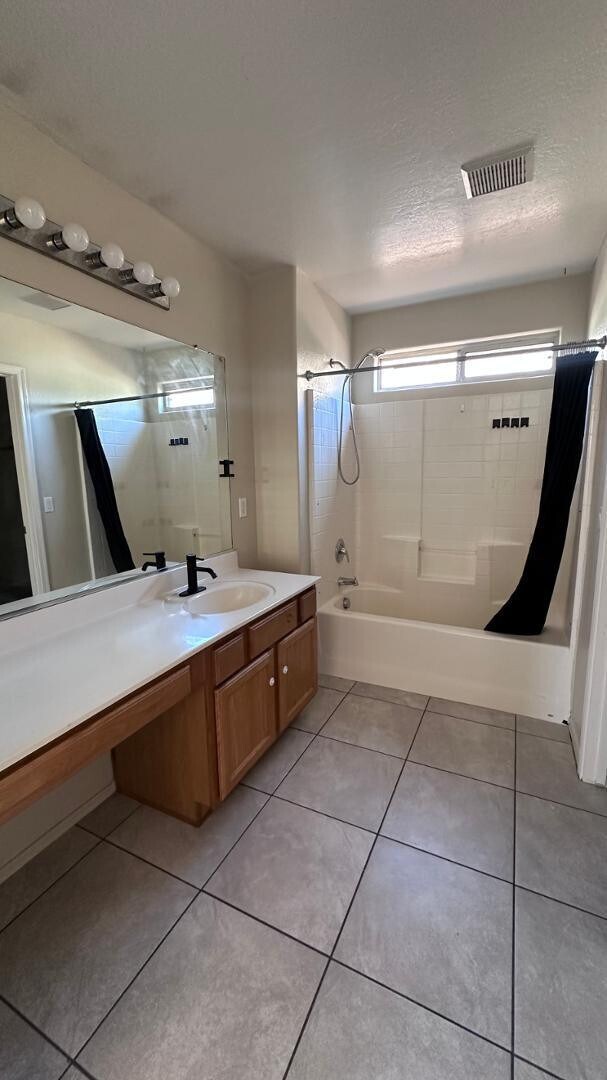 Building Photo - 6608 W Gross Ave