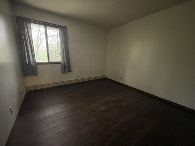 Building Photo - 5607 Green Cir Dr