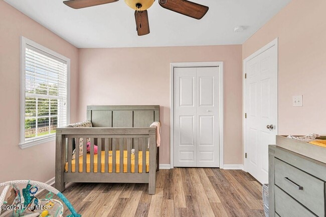 Building Photo - Welcome to Woodlands!