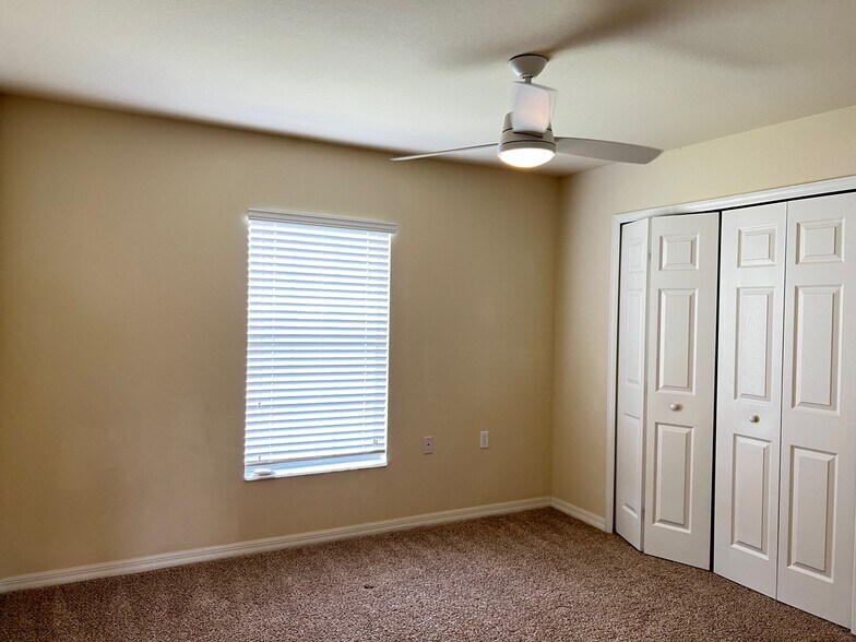 Building Photo - 9093 Gervais Cir